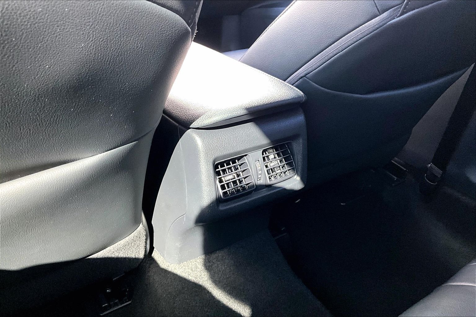 Used 2019 Gray Toyota XLE image 33