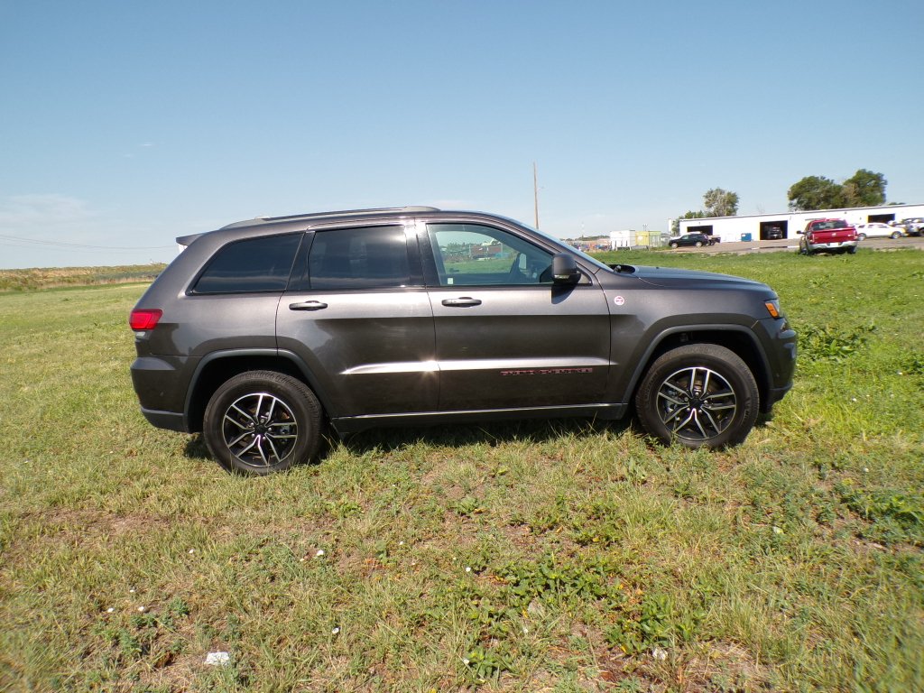 Used 2021 Granite Crystal Metallic Clearcoat Jeep Trailhawk image 4