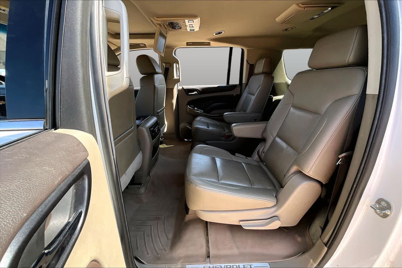 Used 2018 Iridescent Pearl Tricoat Chevrolet LT image 20