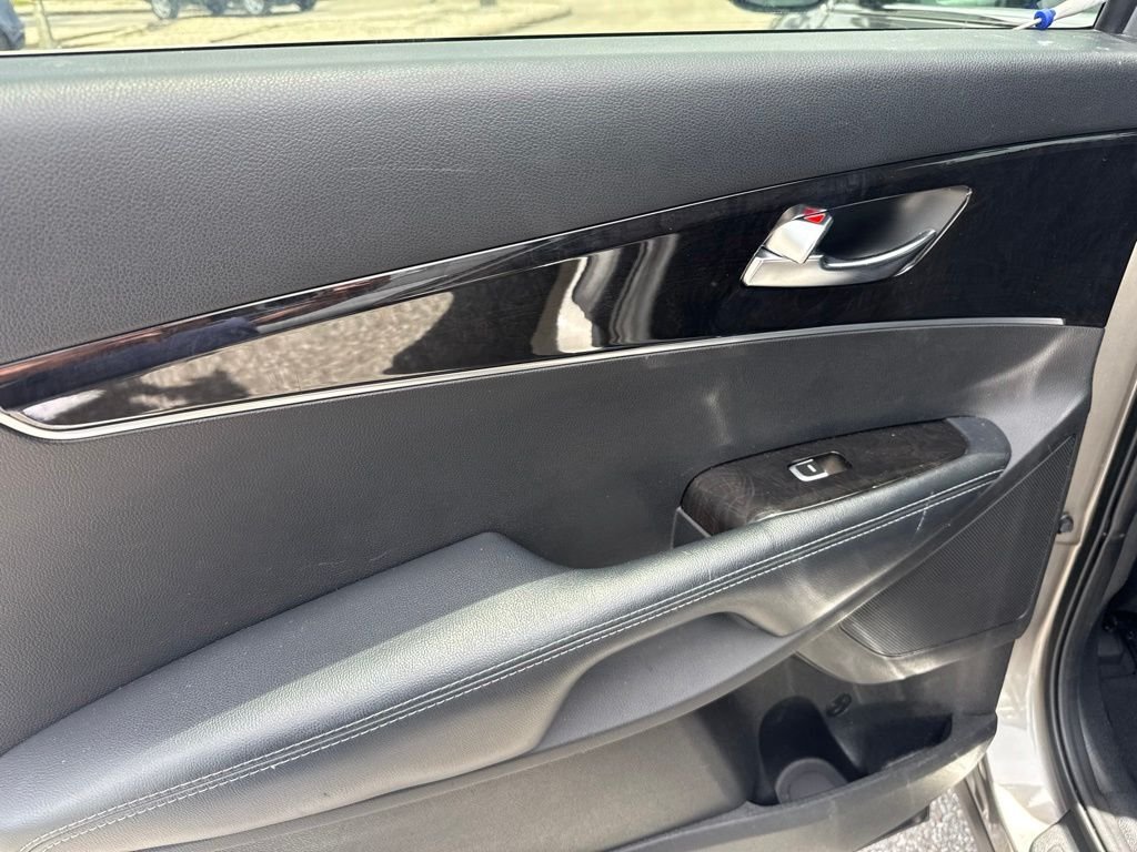 Used 2017 Silver Kia LX image 10