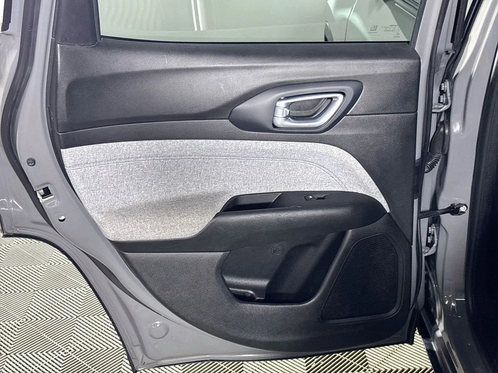 Used 2023 Gray Jeep Latitude image 18