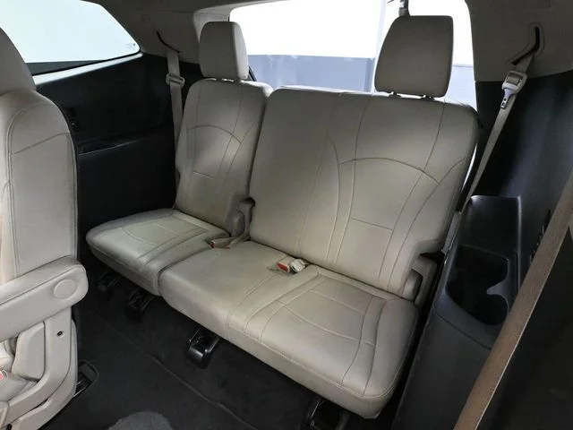 Used 2019 White Buick Essence image 37