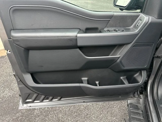 New 2026 Carbonized Gray Metallic Ford XLT image 17