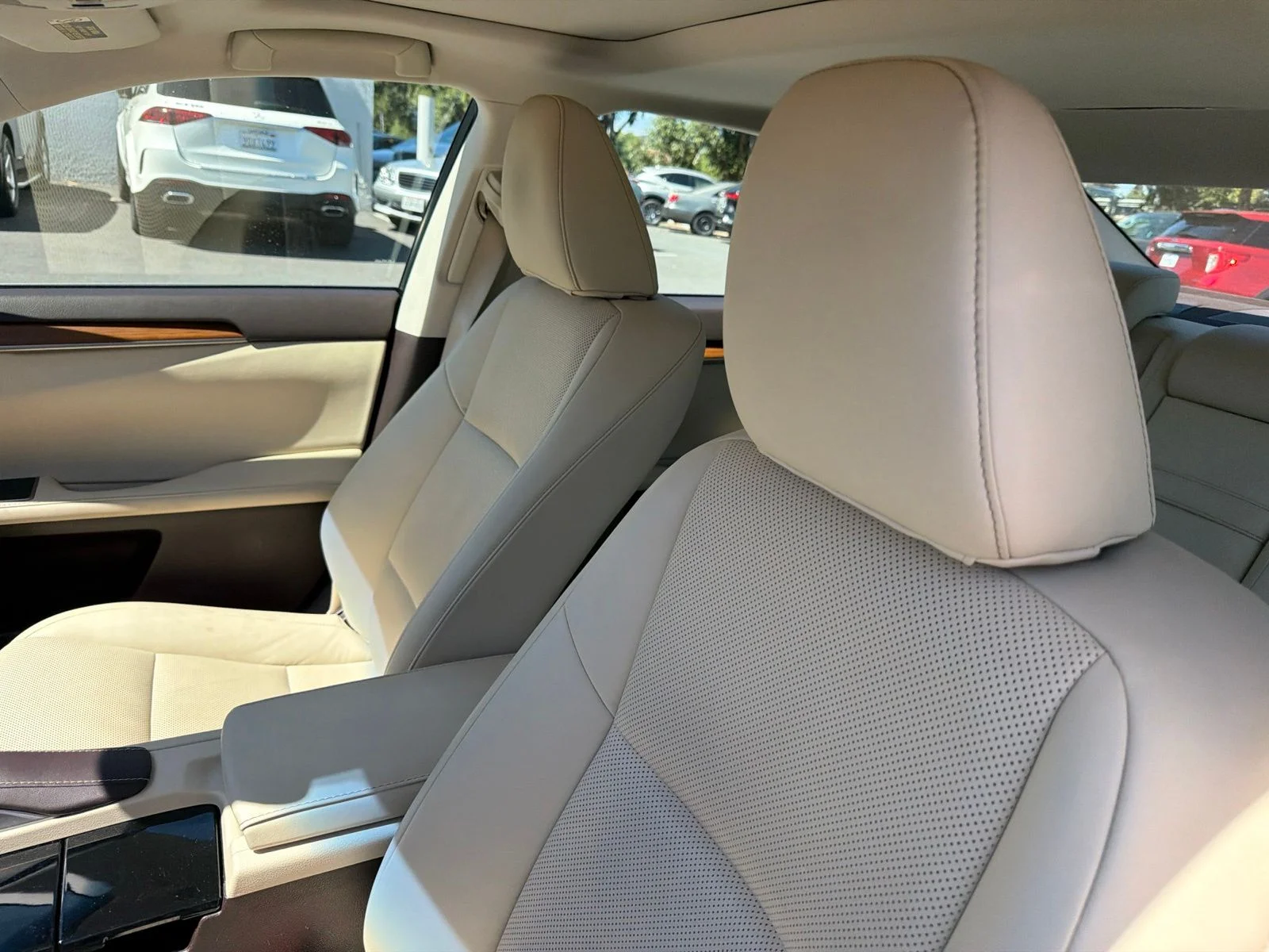 Used 2017 Satin Cashmere Metallic Lexus 300h image 9