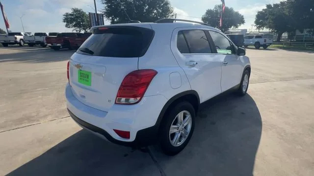 Used 2018 SUMMIT WHITE Chevrolet LT image 8