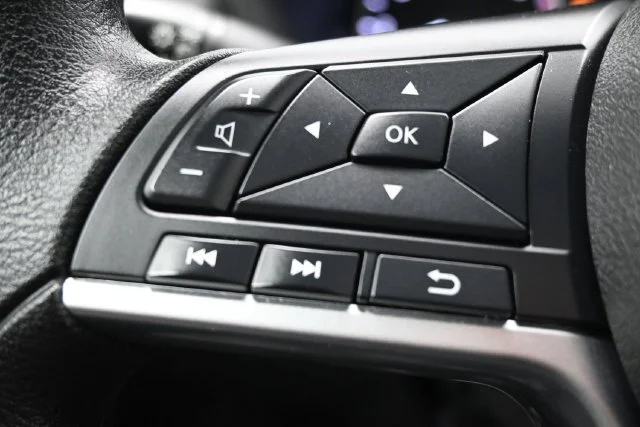 Used 2025 Gray Nissan SV image 17