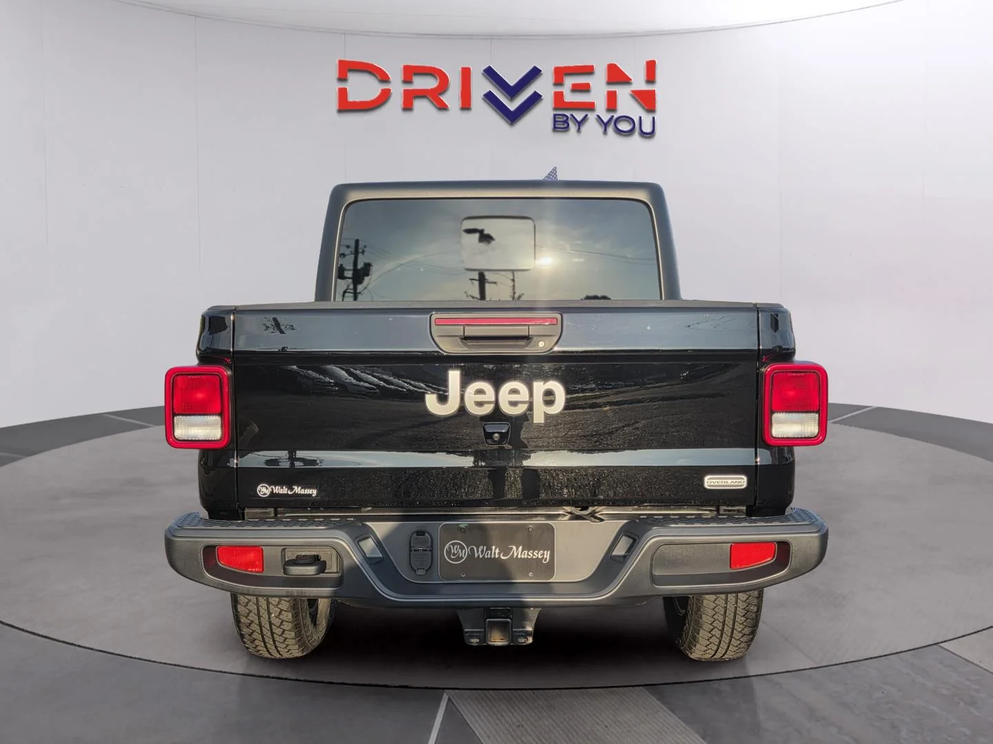 Used 2022 Black Clearcoat Jeep Overland image 4