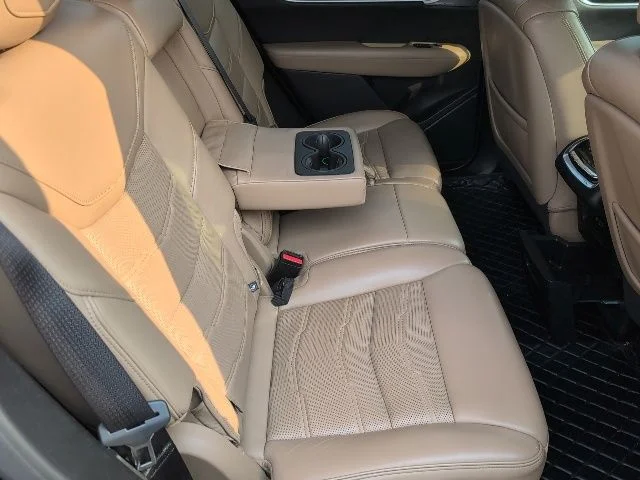 Used 2020 Black Cadillac Sport image 12