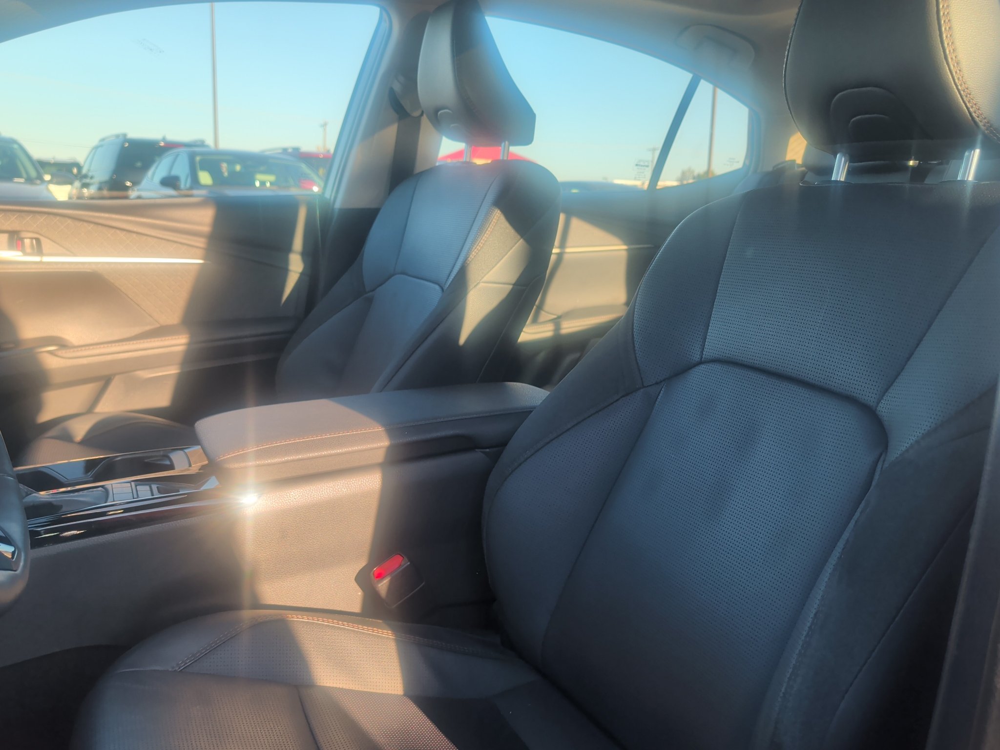 Used 2025 Heavy Metal Toyota XLE image 12