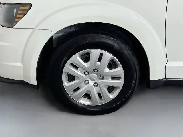 Used 2018 White Dodge SE image 10