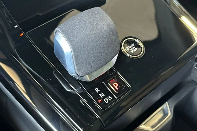 New 2026 Carpathian Grey Land Rover Dynamic SE image 21