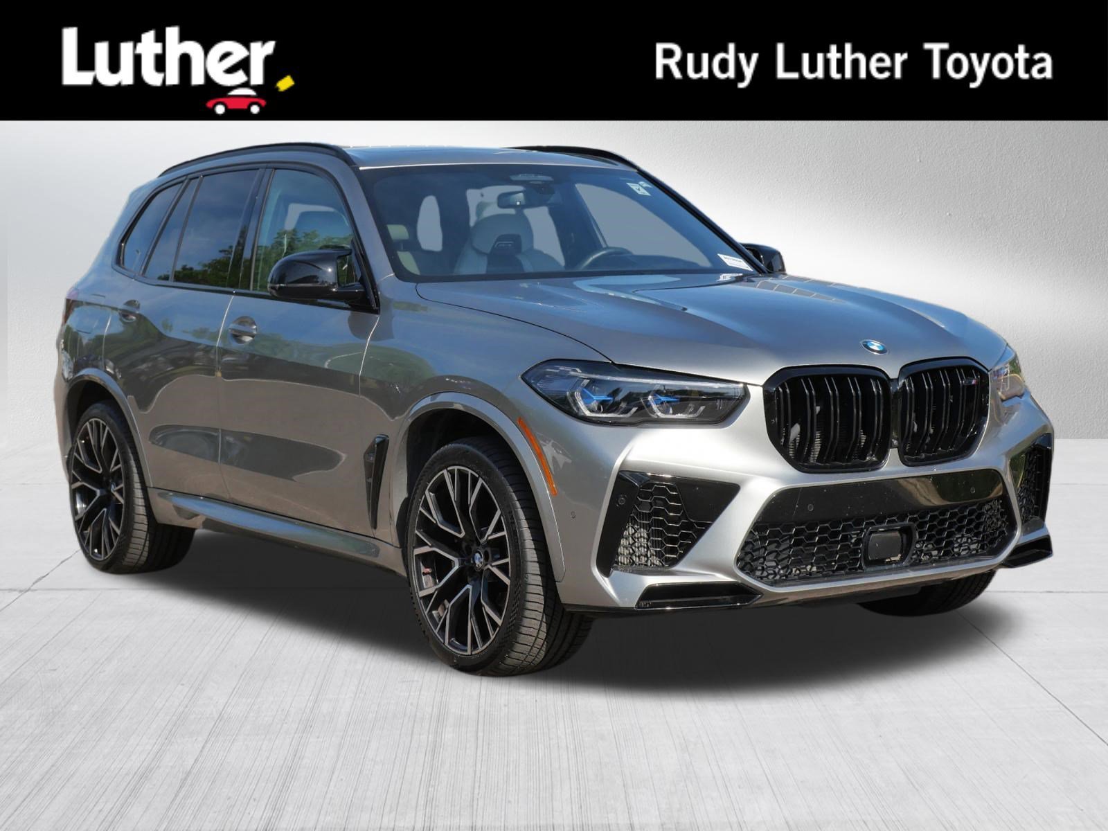 2023 BMW X5 M -'s photo