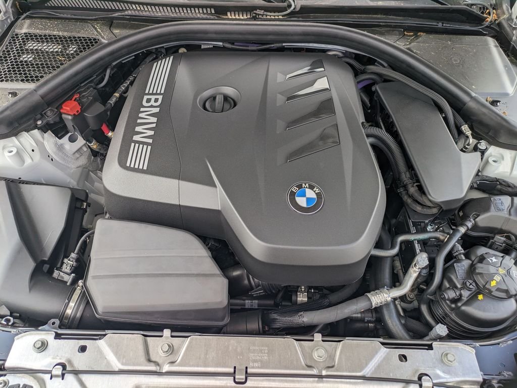 2025 BMW 3 Series 330i - Photo 10