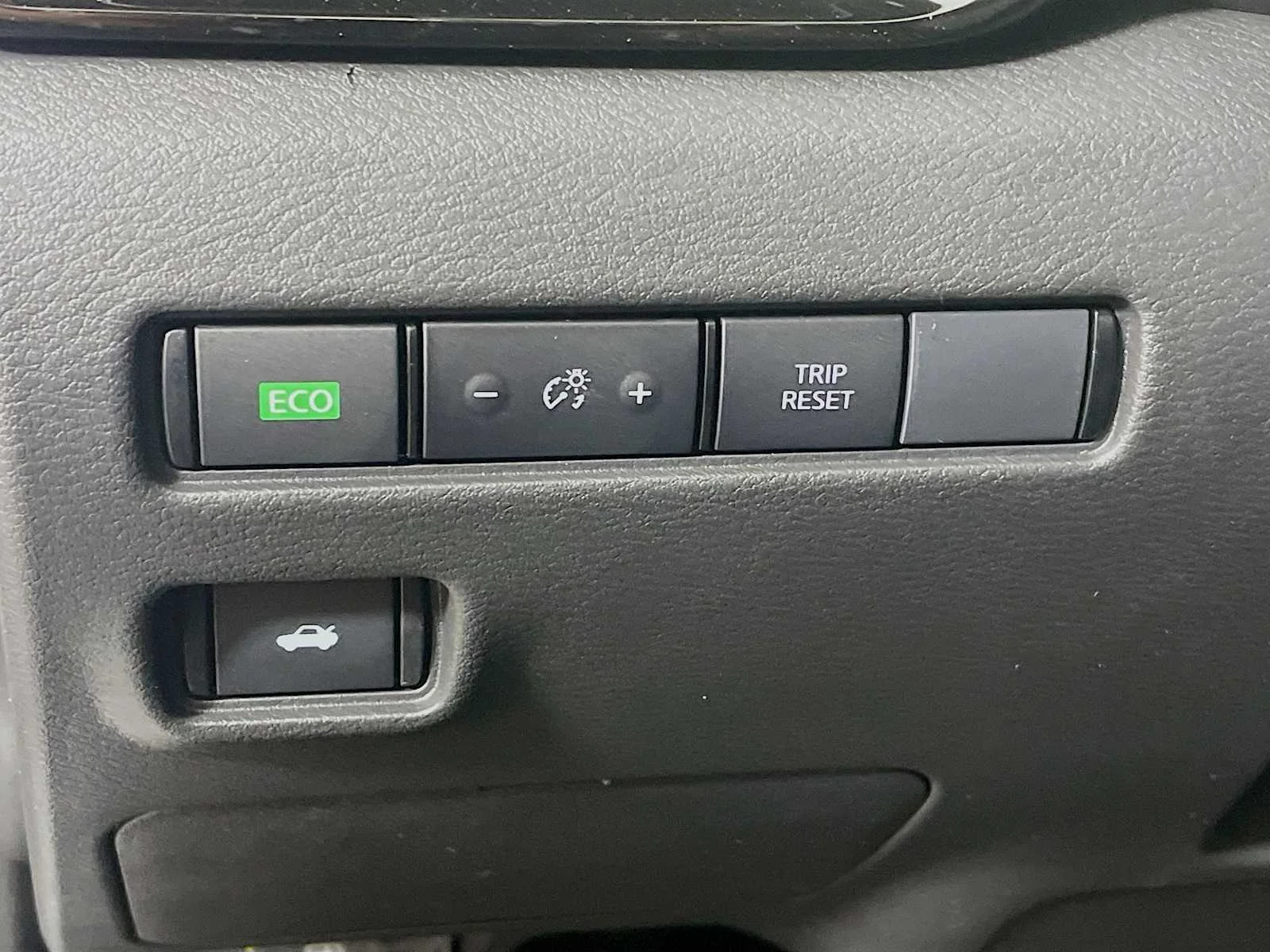 Certified Used 2025 Gun Metallic Nissan SV image 8