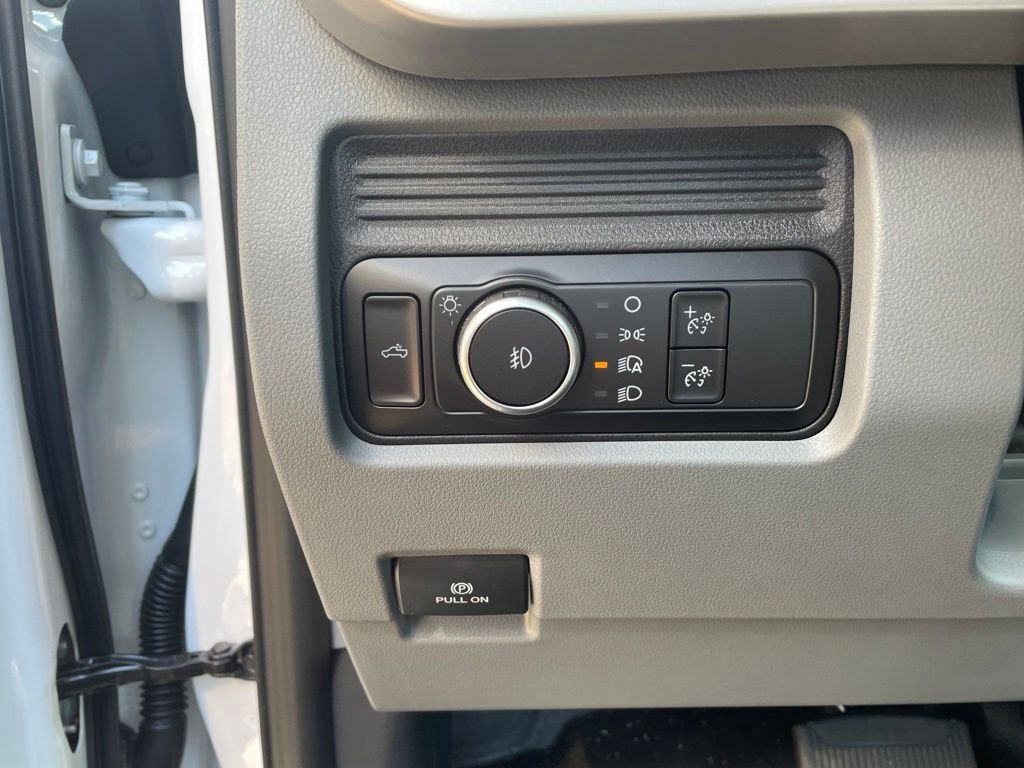 New 2026 Oxford White Ford F-250® XL image 17