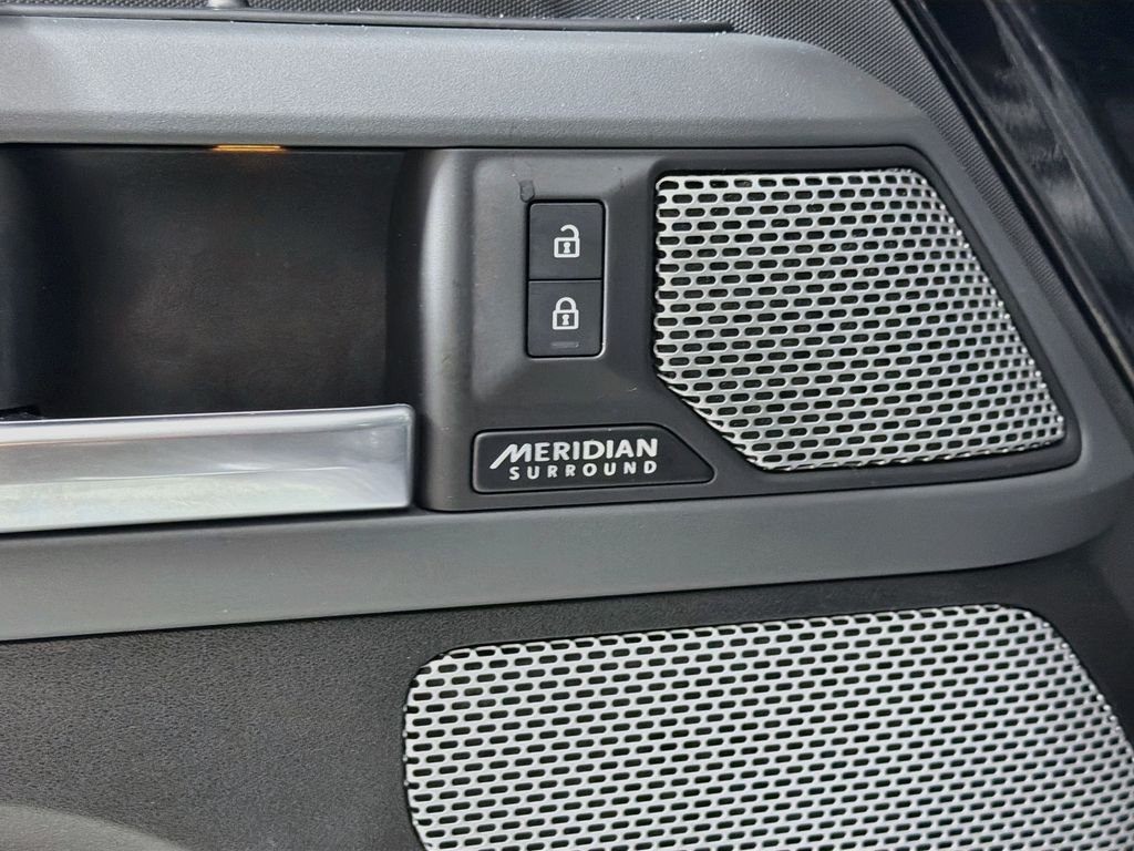 Certified Used 2023 Black Land Rover X-Dynamic SE image 19