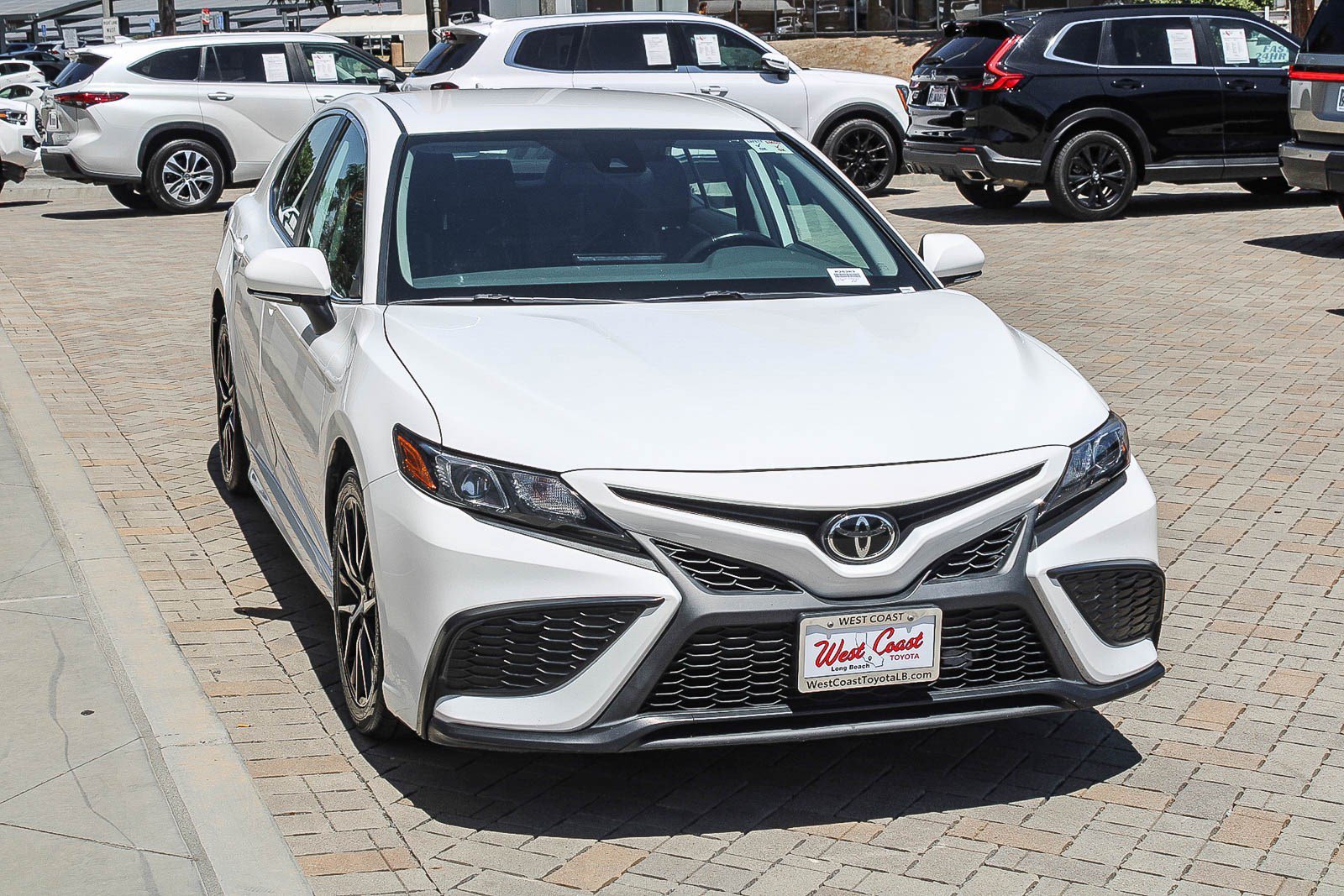 Certified Used 2023 Ice Toyota SE image 3