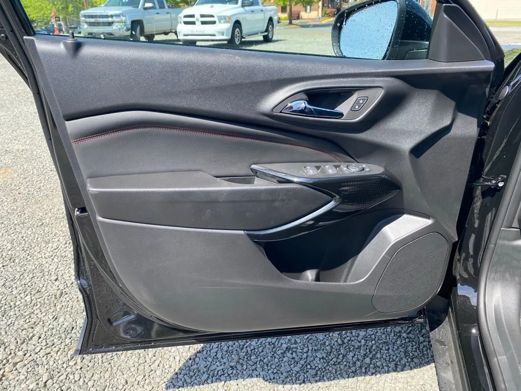 New 2026 Mosaic Black Metallic Chevrolet 2RS image 7