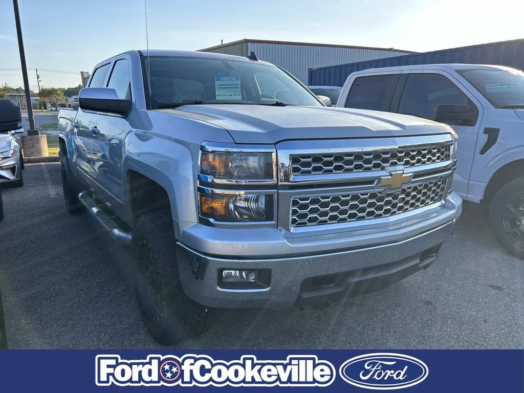 Used 2015 Silver Ice Metallic Chevrolet LT image 2