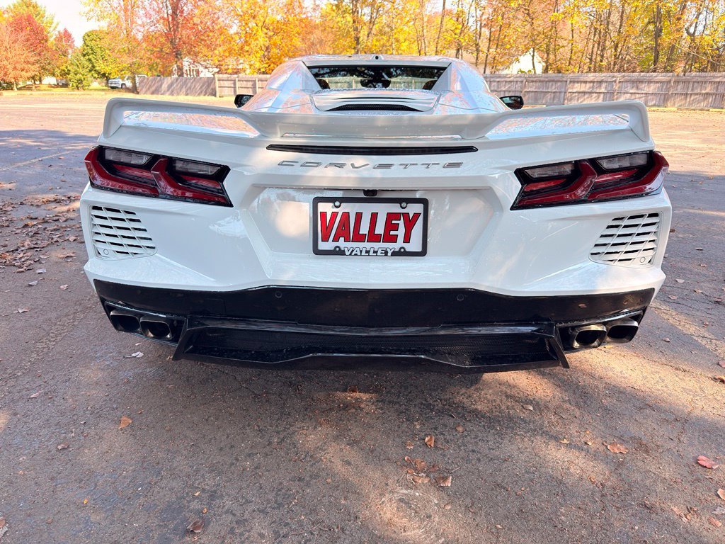 Used 2021 White Chevrolet Stingray image 10