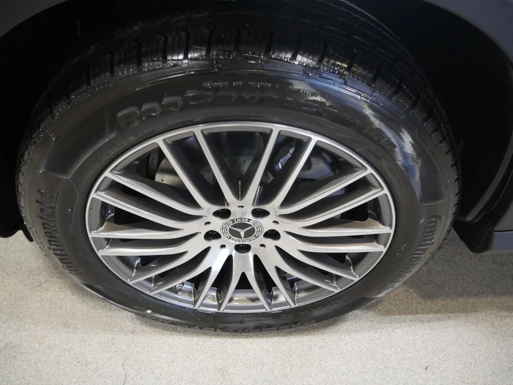 Certified Used 2026 Verde Silver Metallic Mercedes-Benz GLC 300 image 11