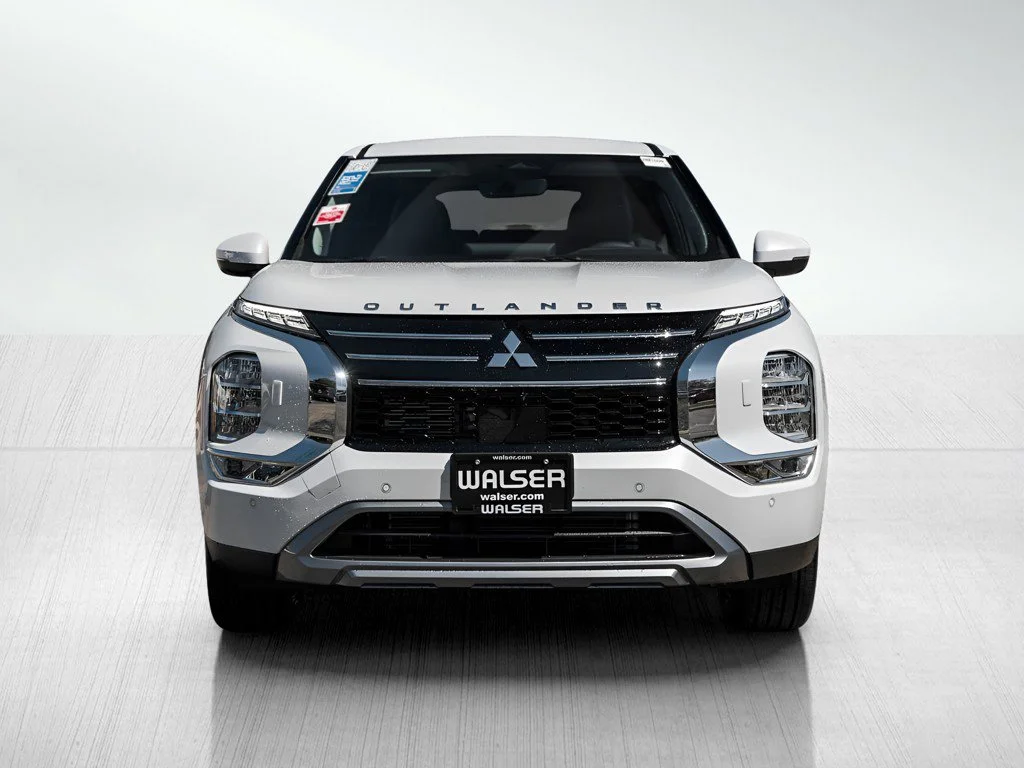 New 2026 White Diamond Mitsubishi SE image 2