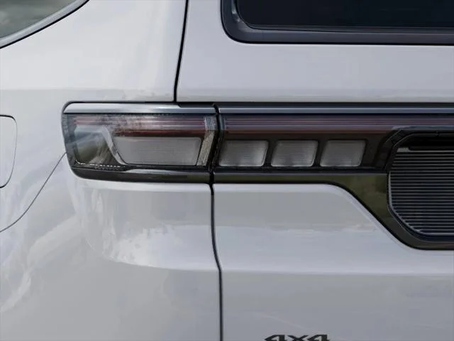 New 2026 Bright White Clear-Coat Exterior Paint Jeep Limited Altitude image 35