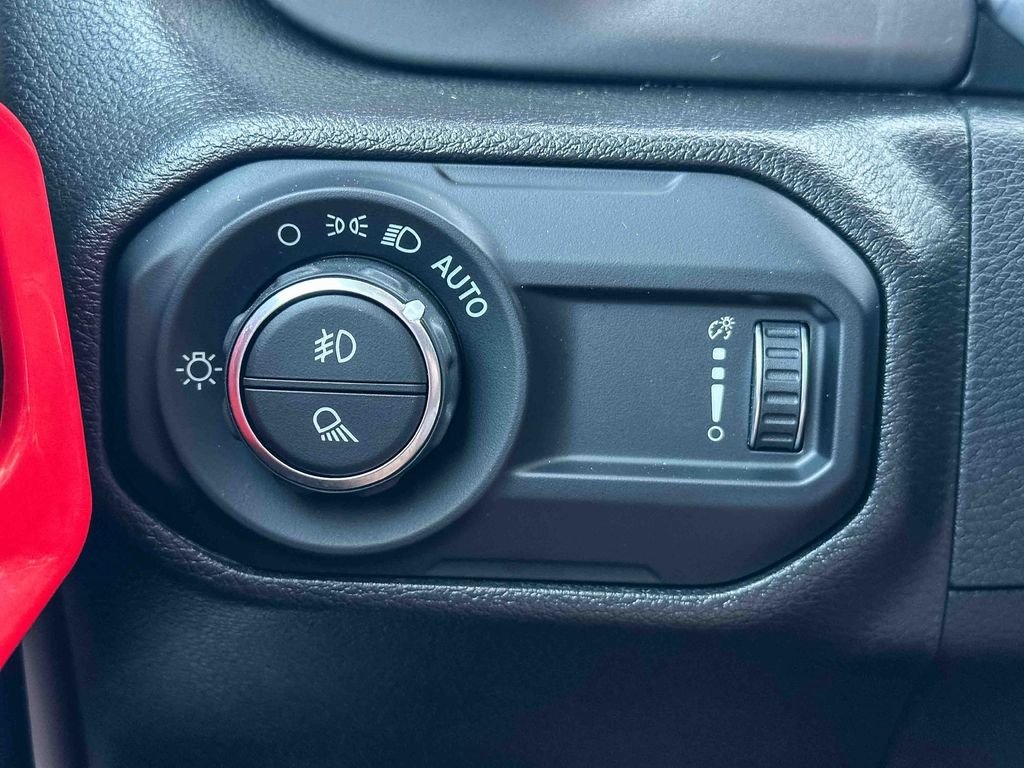 Used 2023 White Jeep Willys image 35