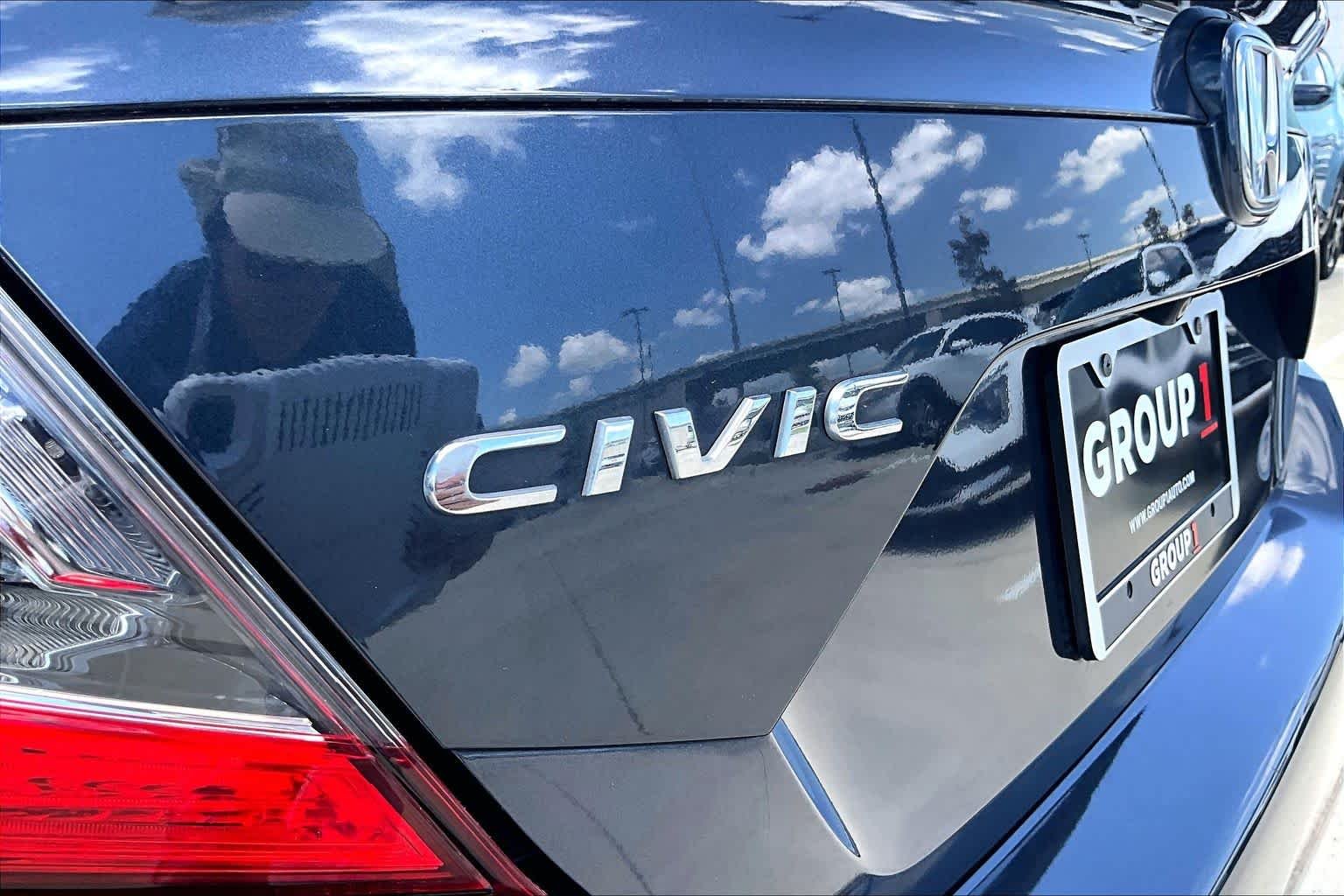 Used 2018 Modern Steel Metallic Honda EX image 29