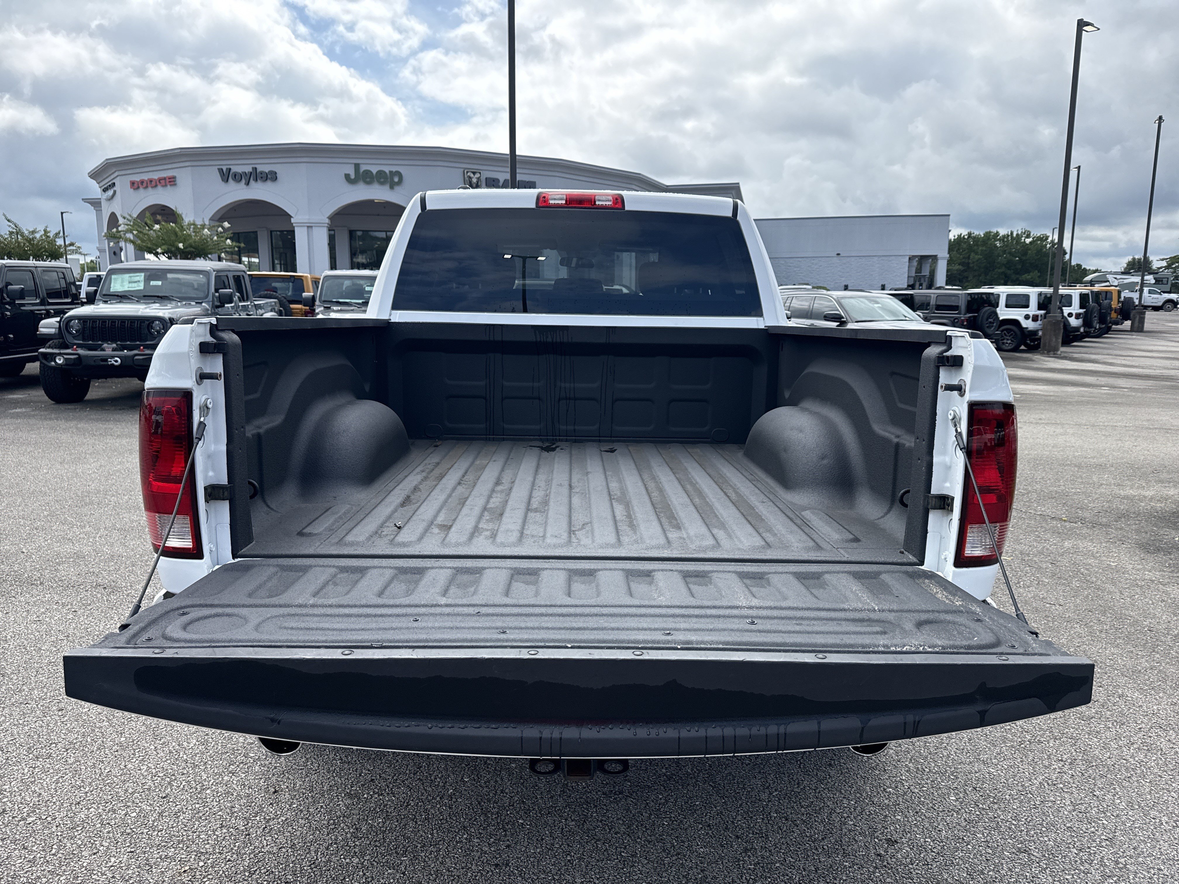 Used 2013 Bright White Ram Express image 18