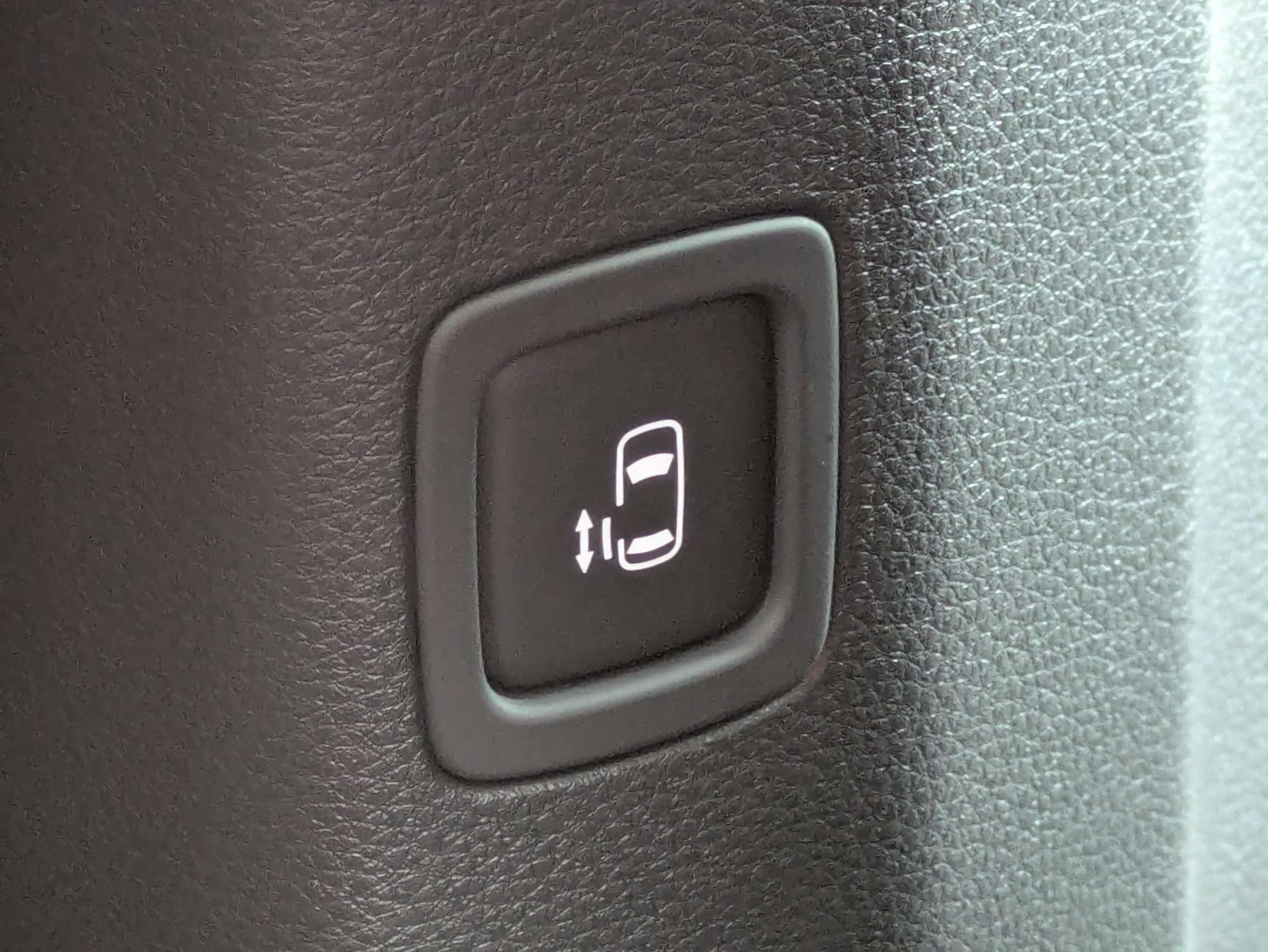 New 2026 Snow White Pearl Kia EX image 25