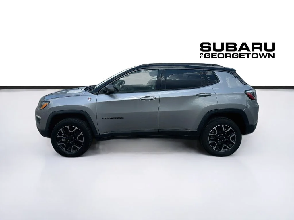 Used 2019 Silver Jeep Trailhawk image 4