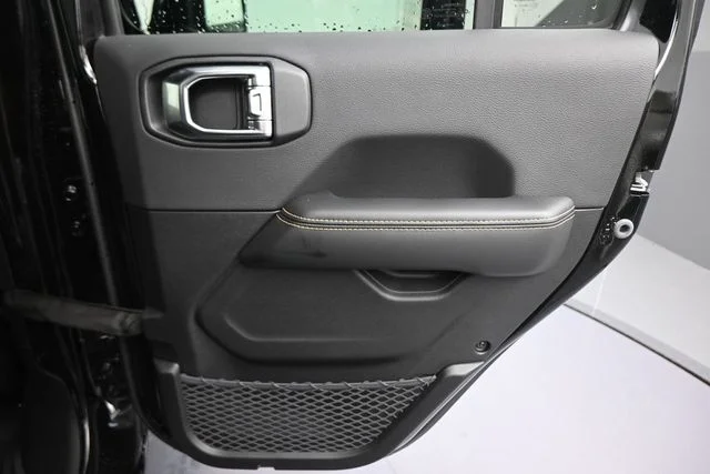 New 2026 Black Clear-Coat Exterior Paint Jeep Sahara image 22