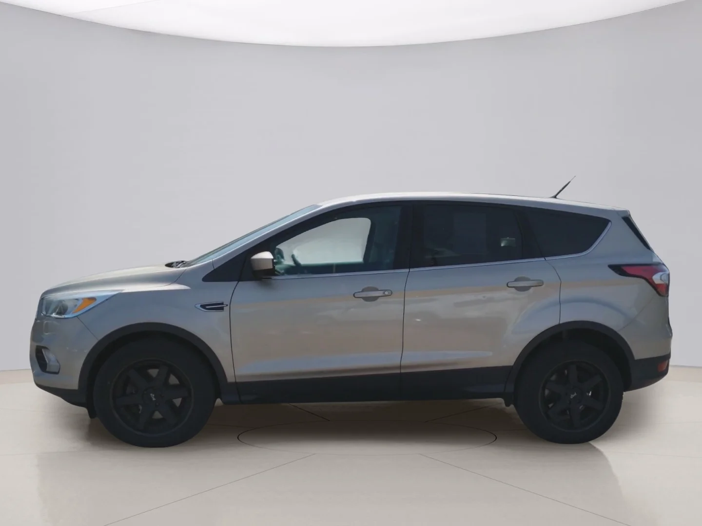 Used 2017 Black Ford SE 4WD image 2
