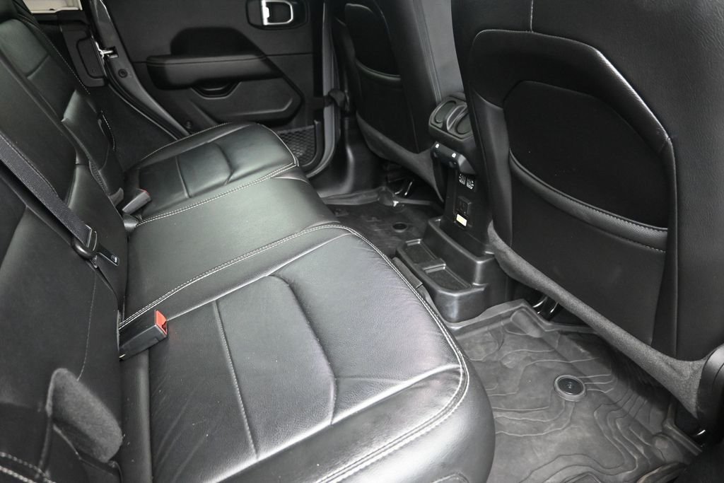Used 2023 Gray Jeep Sahara image 11