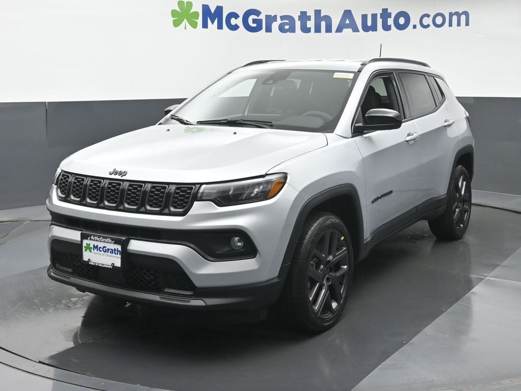 New 2026 Silver Zynith Metallic Clear-Coat Exterior Paint Jeep Latitude image 23