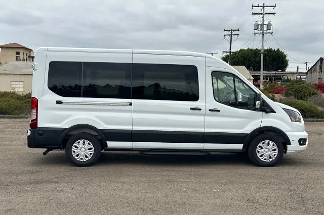New 2026 Oxford White Ford Passenger Van XLT image 27