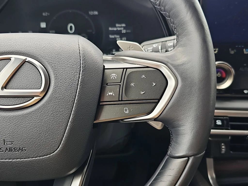 Used 2025 Green Lexus 450h+ Luxury image 19