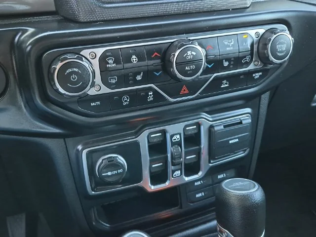 Used 2020 Black Jeep Sport image 36