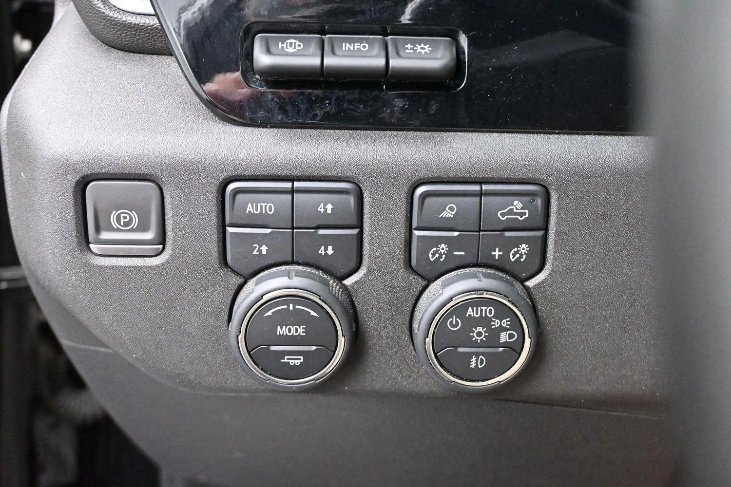 Used 2024 Black Chevrolet High Country image 20