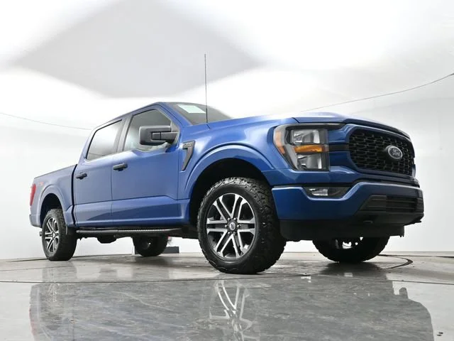 Used 2023 Atlas Blue Metallic Ford XL image 19