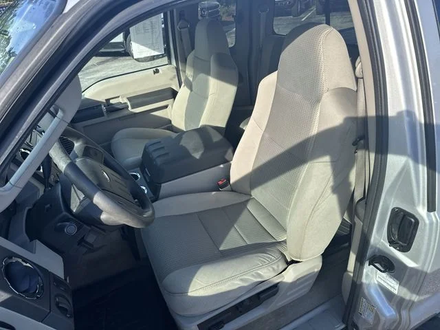 Used 2008 Silver Ford XLT image 12