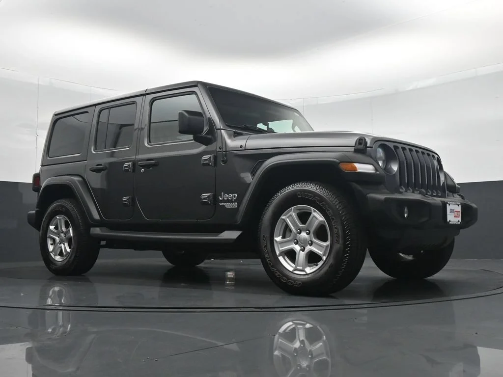 Used 2018 Gray Jeep Unlimited Sport S image 32