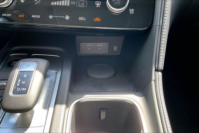 New 2027 RADIANT WHITE INFINITI LUXE image 32