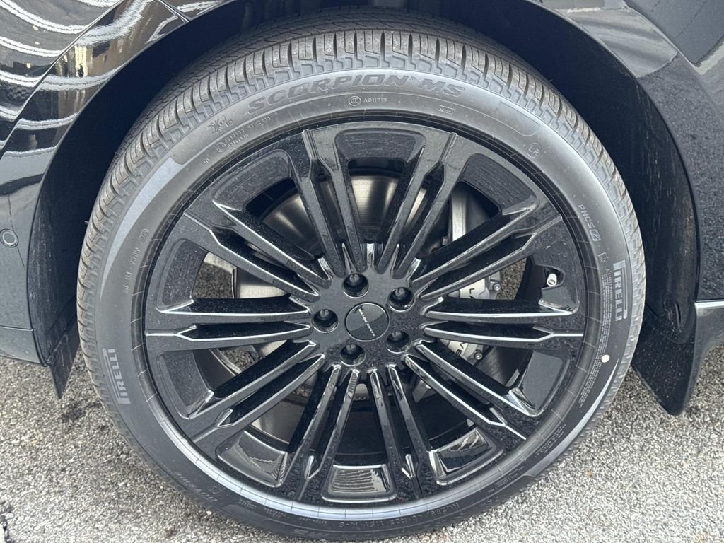 New 2026 Santorini Black Land Rover SE image 12