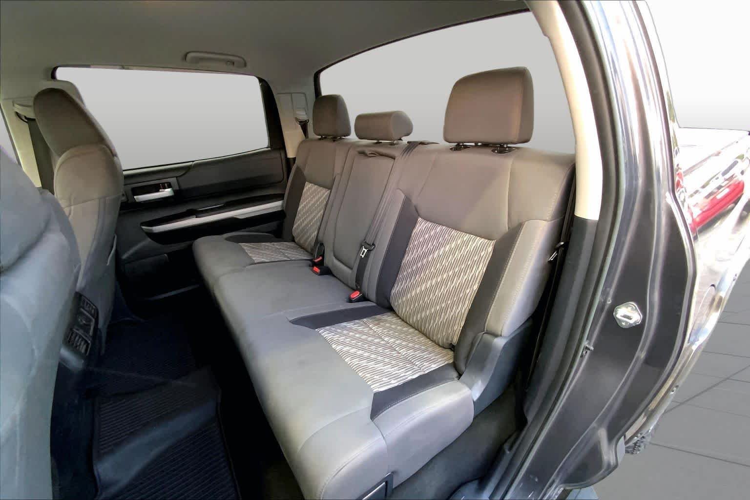 Used 2018 Magnetic Gray Metallic Toyota SR5 image 20
