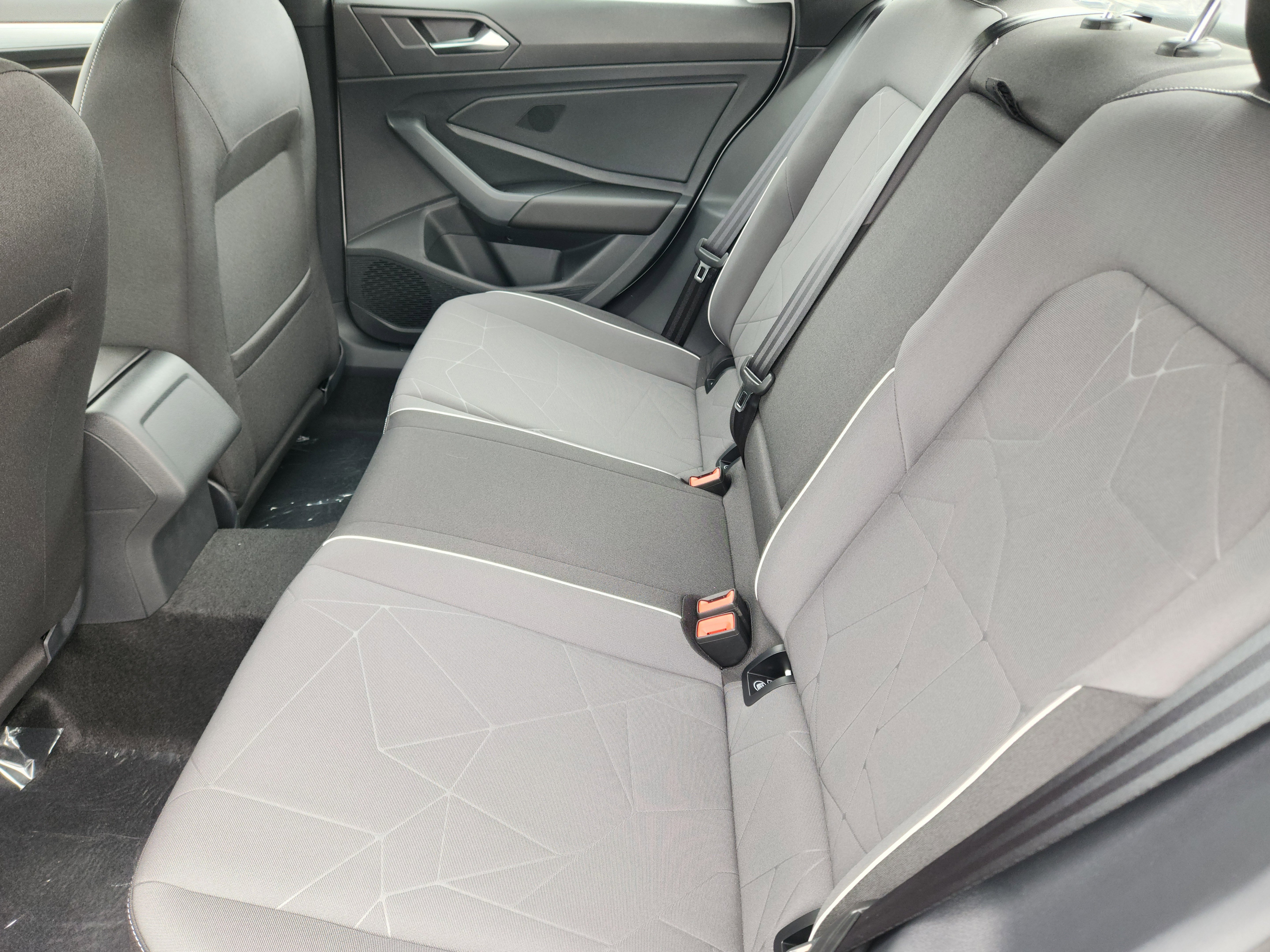 2025 Volkswagen Jetta Sport - Photo 12