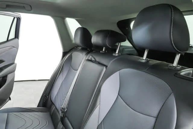 New 2026 Platinum Gray Metallic Volkswagen SE image 20