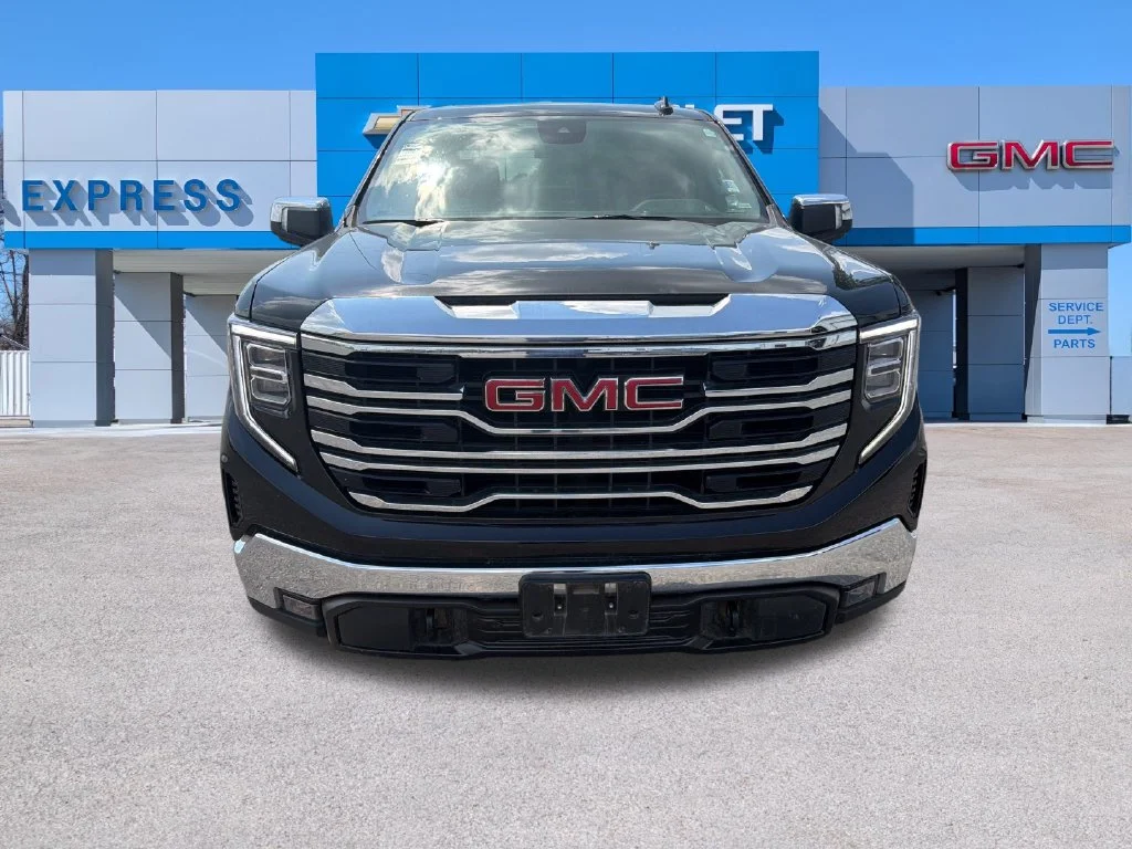 Used 2025 Black GMC SLT image 8