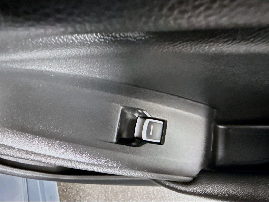 Used 2021 Lunar Silver Metallic Honda Sport image 27
